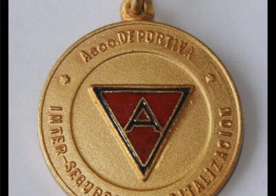 Medalla Torneo de Fútbol año 1983 de Asociación Deportiva Interseguros y Capitalización (ADIC).