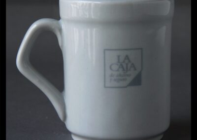 Taza de café La Caja de Ahorro y Seguro – Grupo Generali.