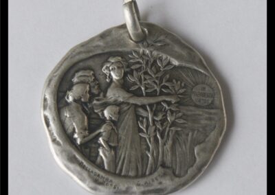 Medalla de la Caja Internacional Mutua de Pensiones.