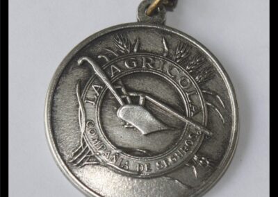 Medalla por el Cincuentenario de La Agrícola Compañía de Seguros S. A.
