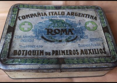 Botiquín de Primeros Auxilios de Roma Compañía Italo Argentina de Seguros Generales.