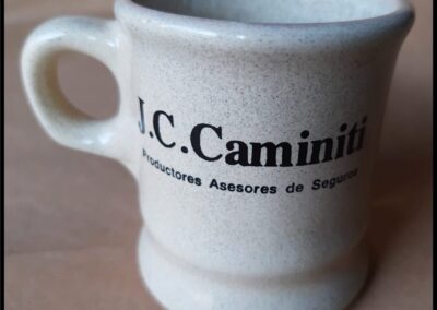 Pocillo de café. Juan Carlos Caminiti Productores Asesores de Seguros.