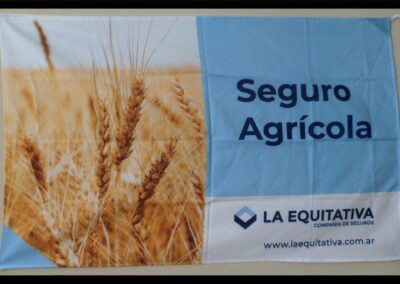 Bandera Seguro Agrícola de La Equitativa del Plata Sociedad Anónima de Seguros.