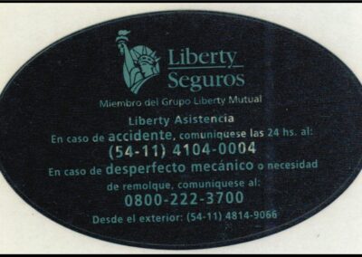 Calcomanía con Teléfonos de Asistencia de Liberty Seguros Argentina S. A.