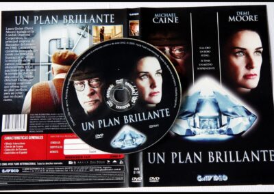 Un Plan Brillante. Película británica del año 2007. Dirigida por Michael Radford, Escrita por Edward Anderson y protagonizada por Michael Caine y Demi Moore.