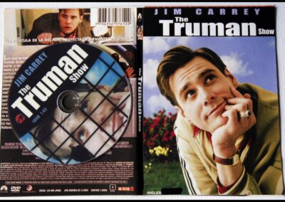 The Truman Show. Película de ciencia ficción del año 1998, Dirigida por Peter Weir y protagonizada por Jim Carrey.