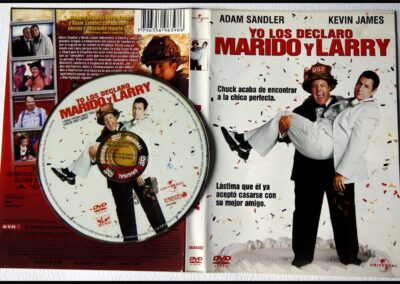 Yo los Declaro Marido y Larry. Película comedia del año 2007, Dirigida por Dennis Dugan y Protagonizada por Adam Sandler y Kevin James.