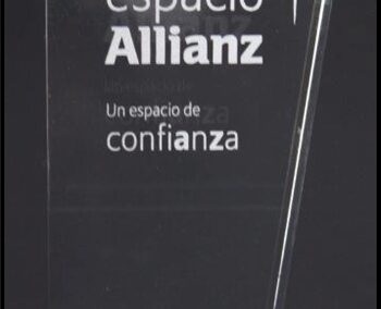 Placa acrílica por la inauguración de «Espacio Allianz» Un espacio de Confianza. 20 de Noviembre de 2014.  Allianz Argentina Compañía de Seguros S. A.