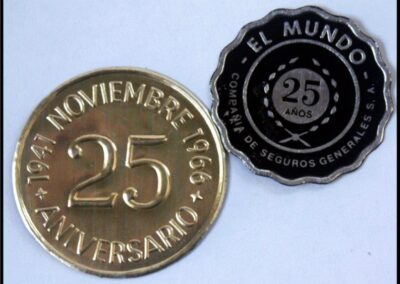 Stickers de «25 Aniversario» 1941 – Noviembre – 1966 de El Mundo Compañía de Seguros Generales S. A.