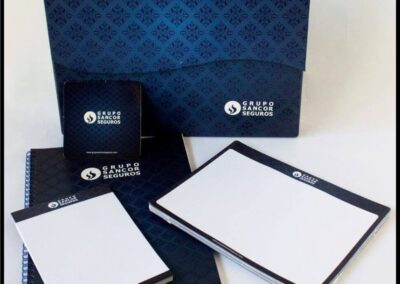Carpeta Maletín con artículos de oficina. Grupo Sancor Seguros.