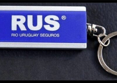 Llavero Linterna de RUS – Río Uruguay Cooperativa de Seguros Limitada.