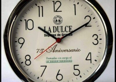 Reloj de Pared «75º Aniversario» de La Dulce Cooperativa de Seguros Ltda.