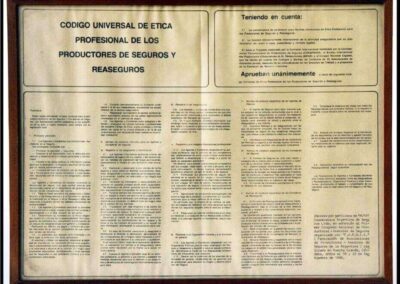 Cuadro del Código Universal de Ética Profesional de los Productores de Seguros y Reaseguros. 1986. Impreso por Ruta Cooperativa Argentina De Seguros Limitada.