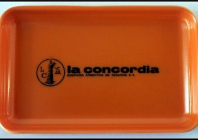 Plato chico rectangular de La Concordia Compañía Argentina de Seguros S. A.