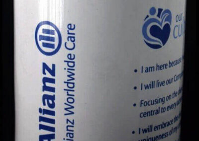 Taza Allianz Worldwide Care de Allianz Argentina Compañía de Seguros S. A.