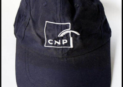 Gorra de CNP Assurances Compañía de Seguros S. A.